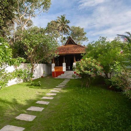 Deshadan'S Tarangi Beach Villas,Marari Mararikulam Extérieur photo